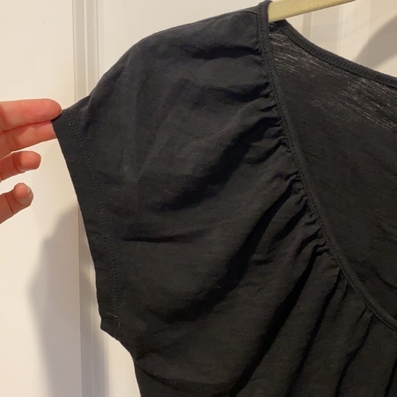 LOFT Black Scoop Neck Fitted Top EUC - Picture 3 of 7